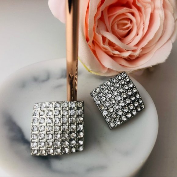 Faux Diamond Statement Designer Rhinestone earrings - Picture 5 of 5